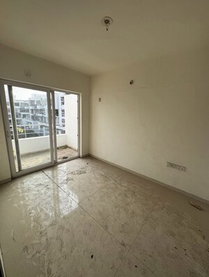 Room in 3 BHK Apartment at Rohan Mithila, Viman Nagar – for Rent