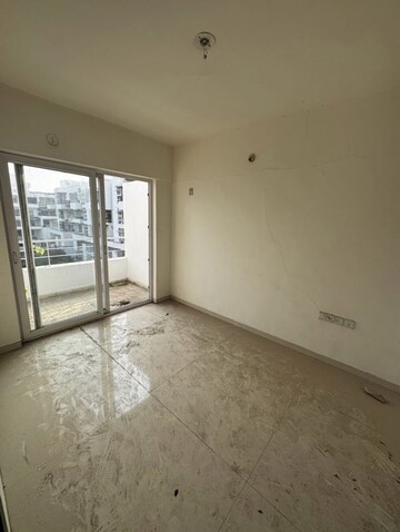 Room in 3 BHK Apartment at Rohan Mithila, Viman Nagar – for Rent