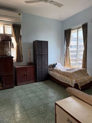 Living Room in 4 BHK Apartment at Anita Apartments Malabar, Malabar Hill – for Sale