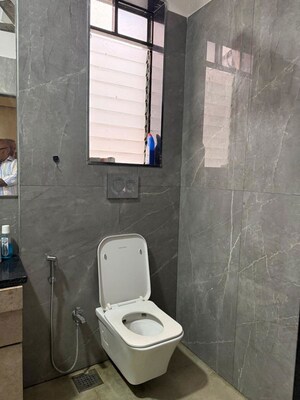 Bathroom in 4 BHK Apartment at Anita Apartments Malabar, Malabar Hill – for Sale