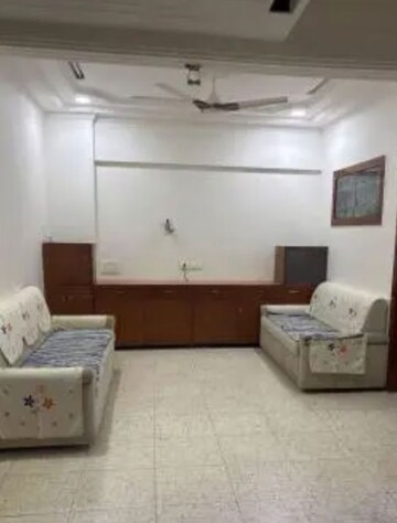 2 BHK Apartment For Rent in Tardeo