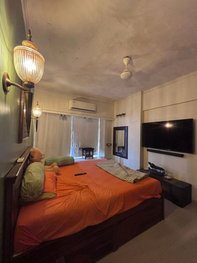 Master Bedroom, bandra west 3 Bedroom 1100 Sq.Ft. Apartment In Bandra West Mumbai 10066091