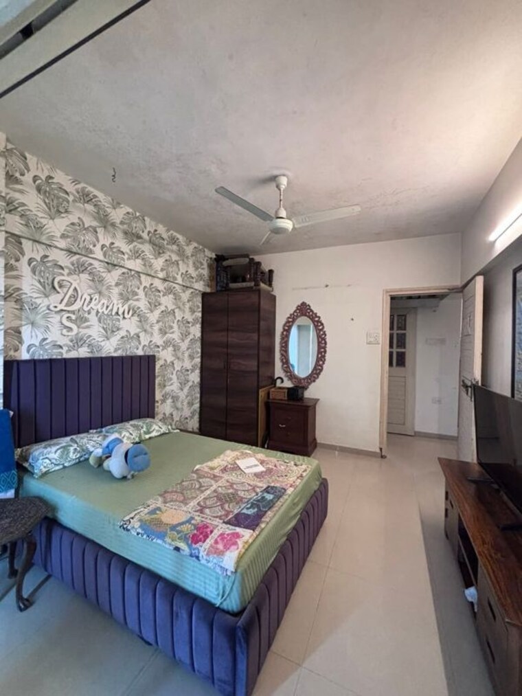 Master Bedroom, bandra west 3 Bedroom 1100 Sq.Ft. Apartment In Bandra West Mumbai 10066091