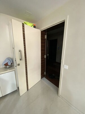 Building Lobby in 2 BHK Apartment at Evergreen CHS Malabar Hill, Malabar Hill – for Sale