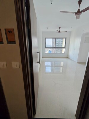 Room in 2 BHK Apartment at Kalpataru Immensa, Kolshet Road – for Sale