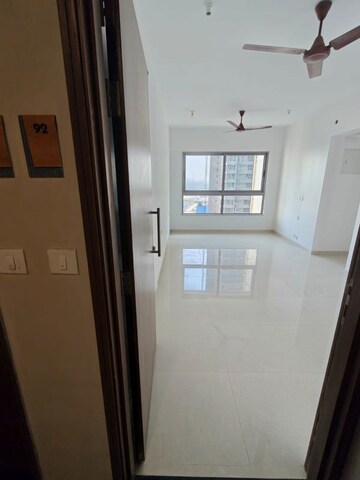 Room in 2 BHK Apartment at Kalpataru Immensa, Kolshet Road – for Sale
