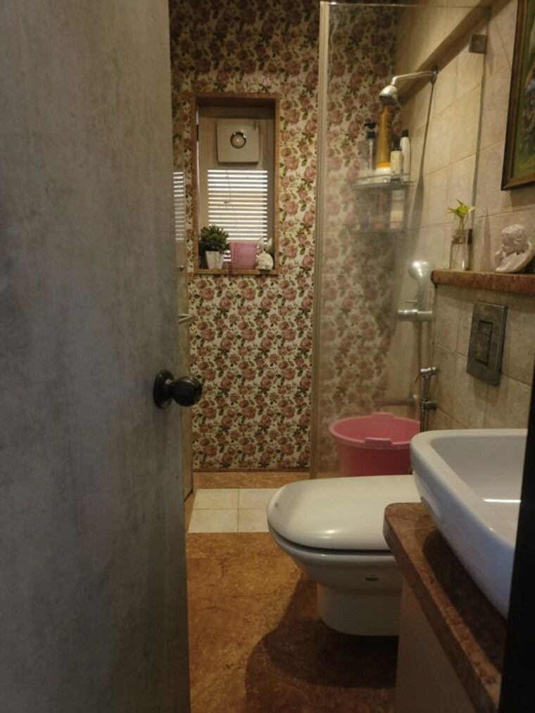 Bathroom, sugee-hiranya 2 Bedroom 550 Sq.Ft. Apartment In Dadar West Mumbai 10066171