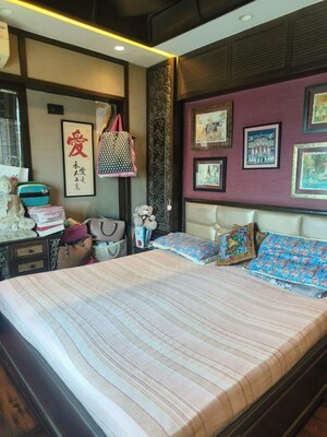 Bedroom in 2 BHK Apartment at Sugee Hiranya, Dadar West – for Sale