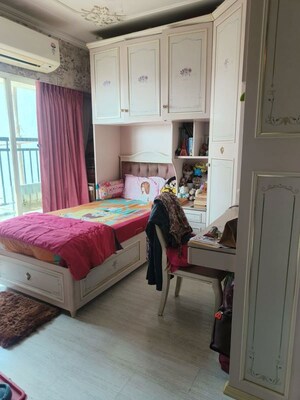 Bedroom in 2 BHK Apartment at Sugee Hiranya, Dadar West – for Sale
