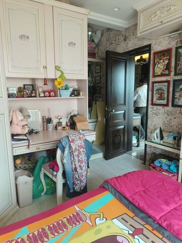 Bedroom in 2 BHK Apartment at Sugee Hiranya, Dadar West – for Sale