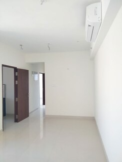 2 BHK Apartment For Rent in Je and Vee Madhuban