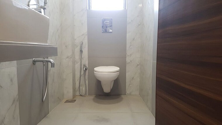 Bathroom, bandra west 2 Bedroom 700 Sq.Ft. Apartment In Bandra West Mumbai 10066210