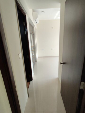 Master Bedroom in 2 BHK Apartment at Kalpataru Paramount, Kapur Bawdi – for Rent