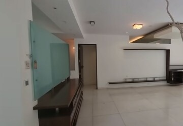 Room in 5 BHK Independent House at T Bhimjyani Neelkanth Woods, Manpada – for Rent