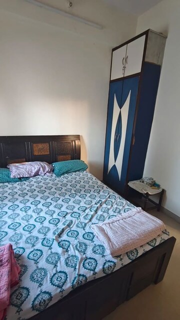 Bedroom in 2 BHK Apartment at Mahim West – for Sale