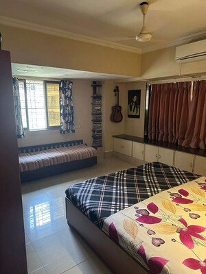 Bedroom in 2 BHK Apartment at Bandra West – for Rent
