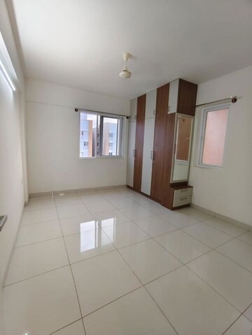 Room in 2 BHK Apartment at Salarpuria Sattva Exotic, Kogilu – for Rent