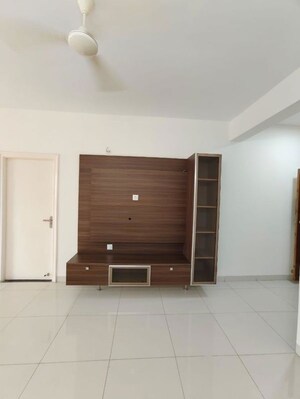Room in 2 BHK Apartment at Salarpuria Sattva Exotic, Kogilu – for Rent
