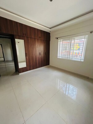 Room in 3 BHK Builder Floor at Ombr Layout – for Rent