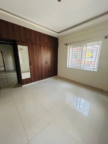 Room in 3 BHK Builder Floor at Ombr Layout – for Rent