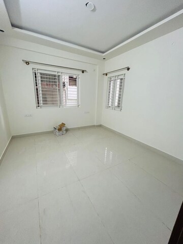 Room in 3 BHK Builder Floor at Ombr Layout – for Rent