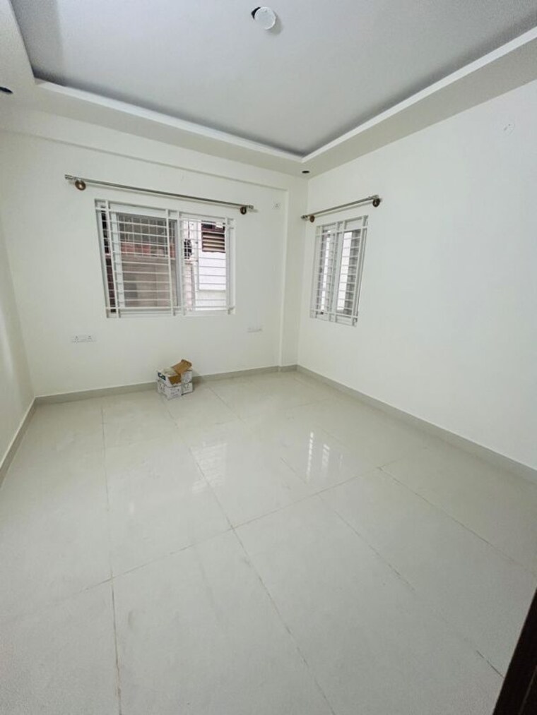 Room, ombr layout 3 Bedroom 1800 Sq.Ft. Builder Floor In Ombr Layout Bangalore 10066322