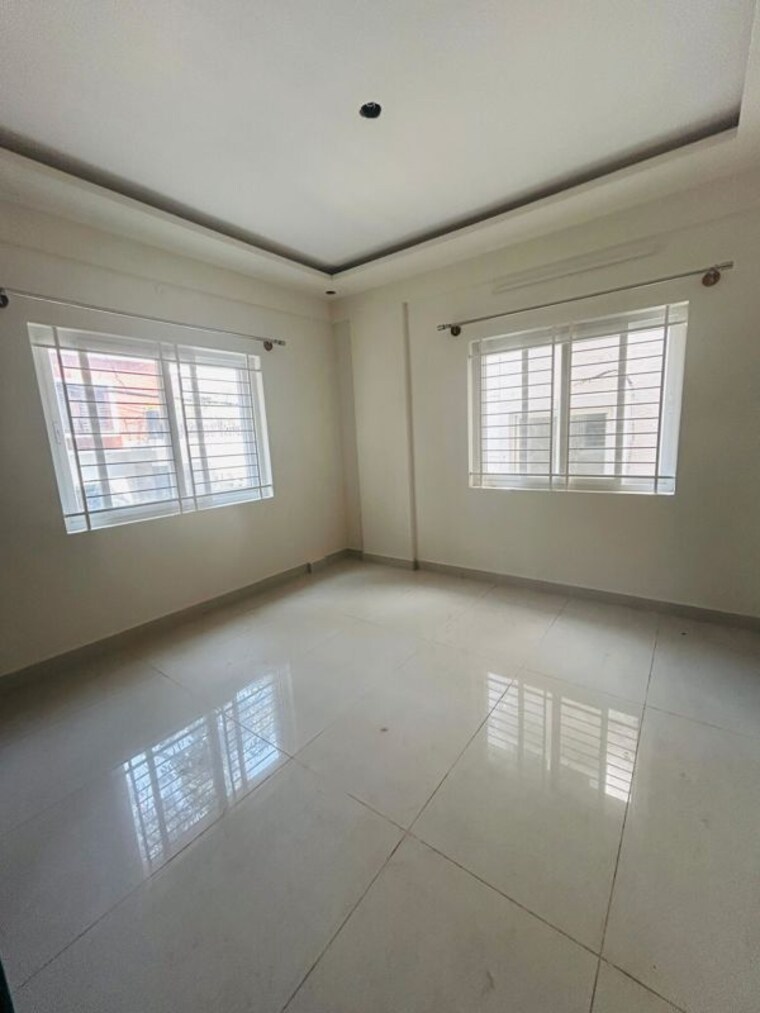 Room, ombr layout 3 Bedroom 1800 Sq.Ft. Builder Floor In Ombr Layout Bangalore 10066322