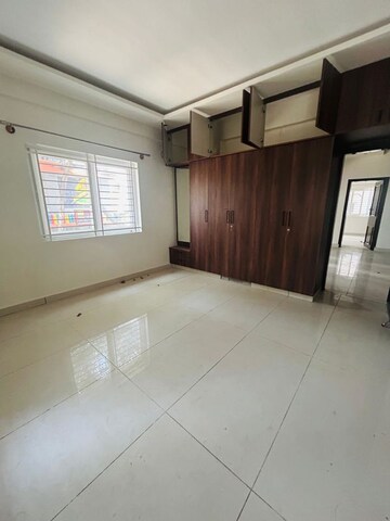 Room in 3 BHK Builder Floor at Ombr Layout – for Rent