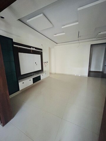 Room in 3 BHK Builder Floor at Ombr Layout – for Rent