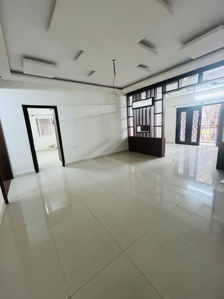  Parking, ombr layout 3 Bedroom 1800 Sq.Ft. Builder Floor In Ombr Layout Bangalore 10066322