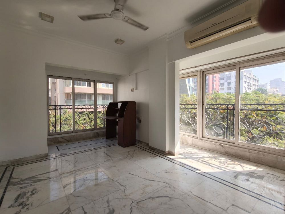 3 BHK + Pooja Room Apartment For Rent in Khar West