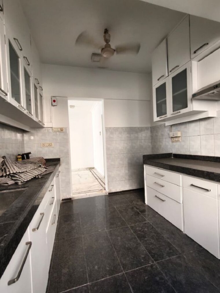 Kitchen, khar west 3 Bedroom 1100 Sq.Ft. Apartment In Khar West Mumbai 10066337