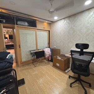 Team Area in 4 BHK Apartment at Worli – for Rent