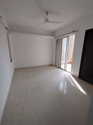 Room in 1 BHK Apartment at Karan Suncoast, Bavdhan – for Rent