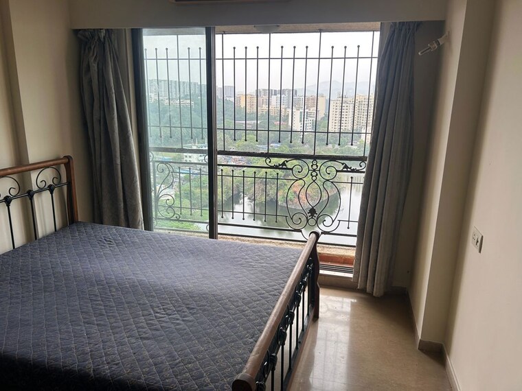 Master Bedroom, lake-primrose 2.5 Bedroom 1100 Sq.Ft. Apartment In Powai Mumbai 10066107