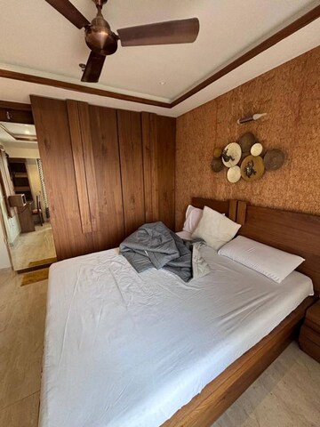 Master Bedroom in 3 BHK Apartment at Andheri West – for Rent