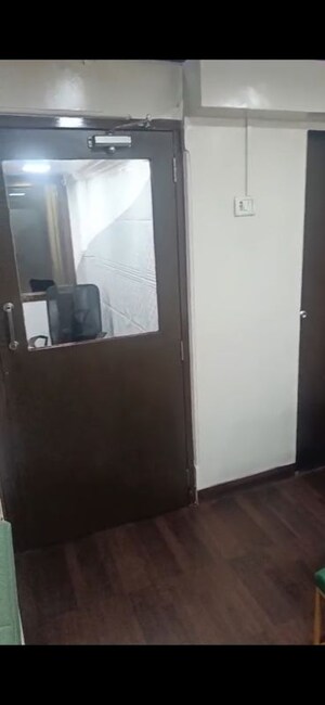 Room in  Office Space at Twin Complex, Andheri East – for Rent