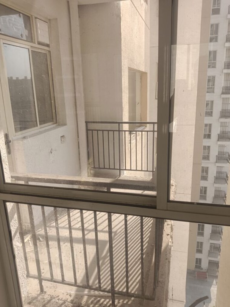 Balcony, imperia-esfera 2.5 Bedroom 1575 Sq.Ft. Apartment In Sector 37c Gurgaon 10066462