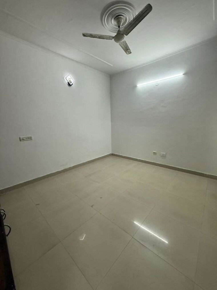 Room, dhakoli 2.5 Bedroom 100 Sq.Yd. Apartment In Dhakoli Zirakpur 10066469
