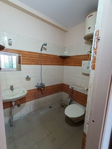 Bathroom in 3 BHK Apartment at Sai Balaji Lemon Tree, Kempapura – for Rent