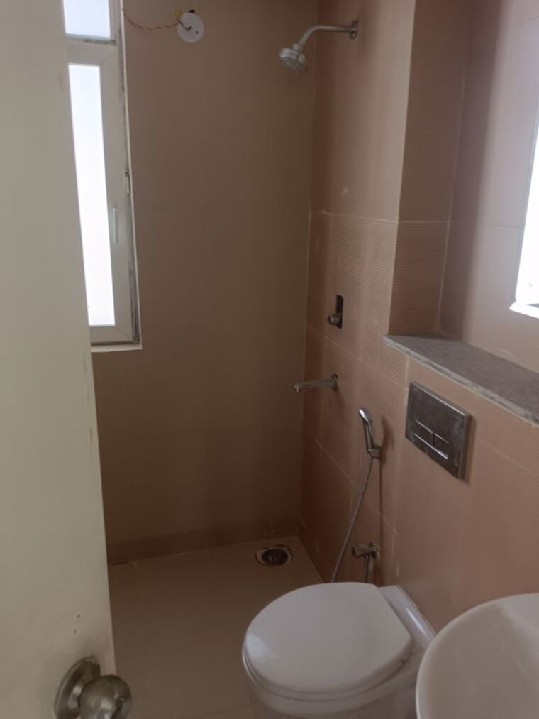 Bathroom, ild-grand 3 Bedroom 1820 Sq.Ft. Apartment In Sector 37c Gurgaon 10066539