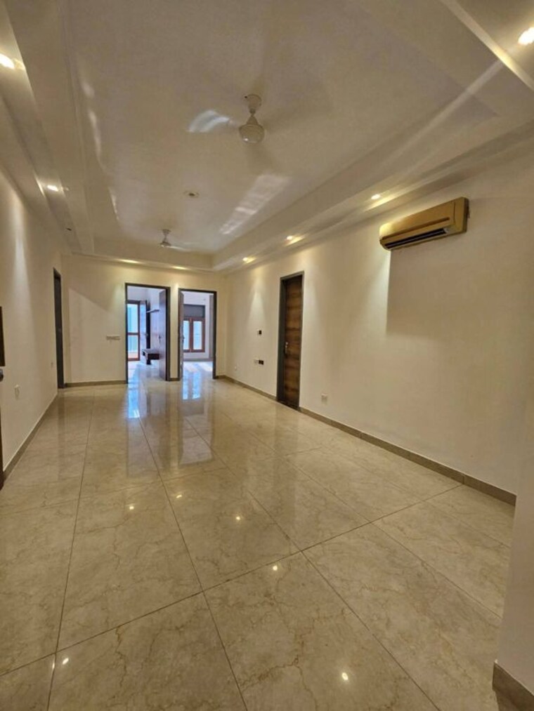 Room, dlf-cyber-city 3 Bedroom 1566 Sq.Ft. Apartment In Sector 24 Gurgaon 10066555