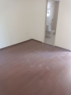 Room in 3 BHK Apartment at Imperia Esfera, Sector 37c – for Sale