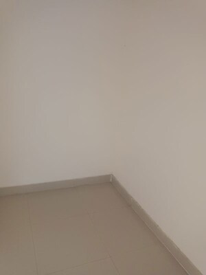 Room in 3 BHK Apartment at Imperia Esfera, Sector 37c – for Sale