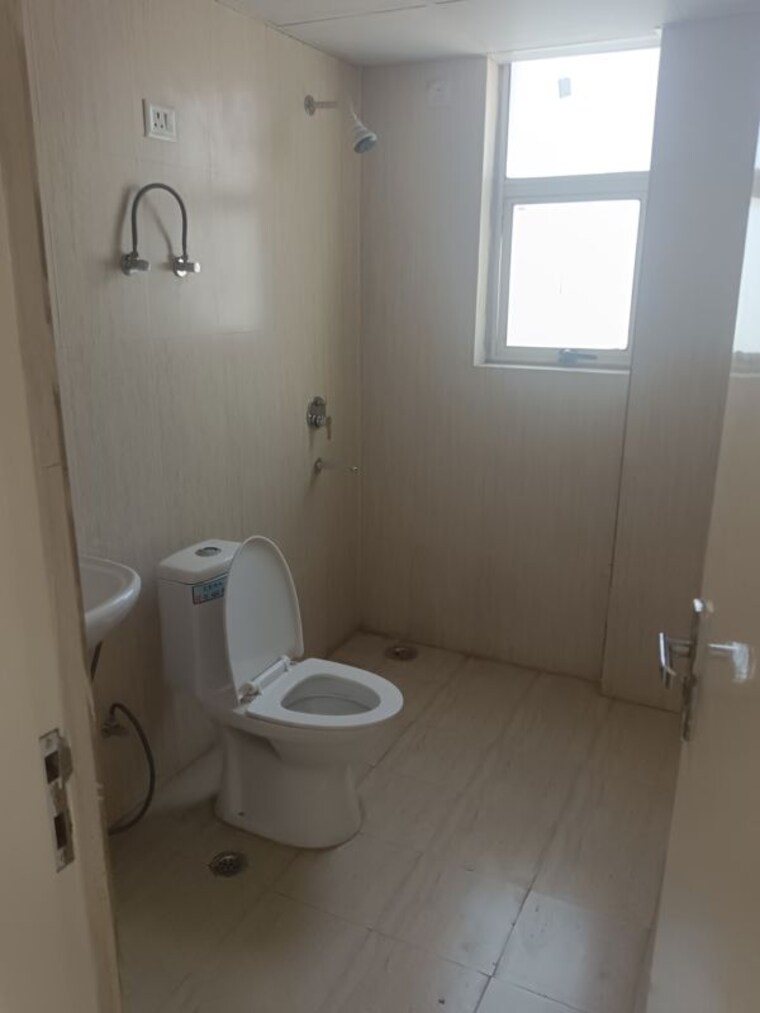 Bathroom, imperia-esfera 3 Bedroom 1850 Sq.Ft. Apartment In Sector 37c Gurgaon 10066558