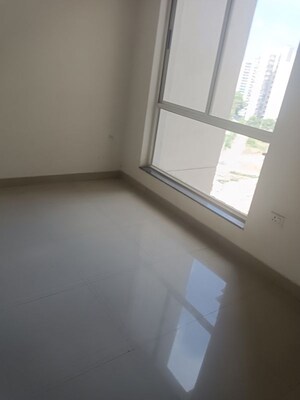 Room in 3 BHK Apartment at Imperia Esfera, Sector 37c – for Sale