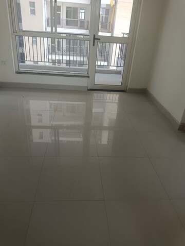 Room in 3 BHK Apartment at Imperia Esfera, Sector 37c – for Sale