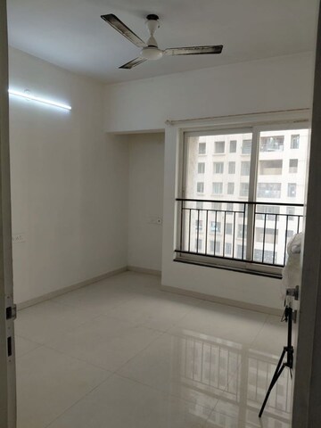 Room in 2 BHK Apartment at Rustomjee Urbania Azziano, Thane West – for Sale