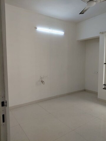 Room in 2 BHK Apartment at Rustomjee Urbania Azziano, Thane West – for Sale