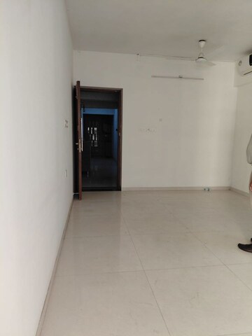 Room in 2 BHK Apartment at Rustomjee Urbania Azziano, Thane West – for Sale